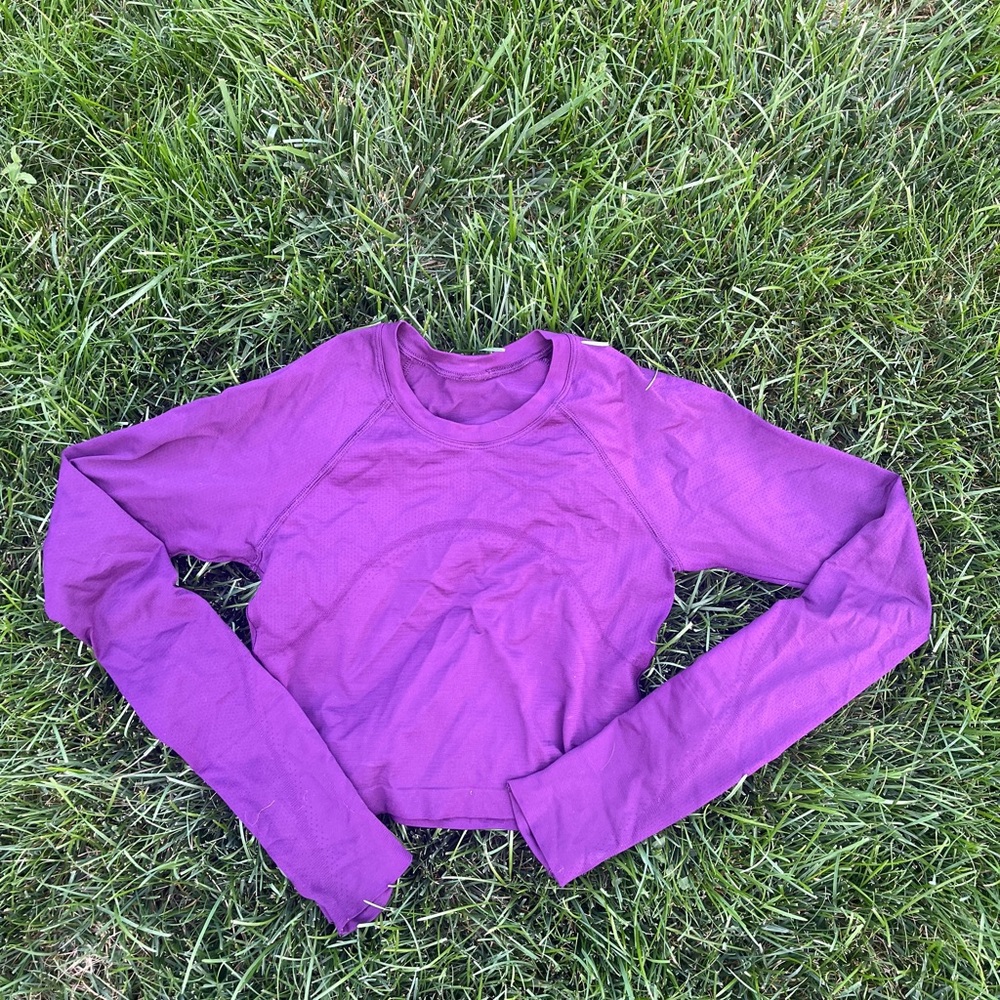 Swiftly tech cropped long sleeve in dramatic magenta size 4